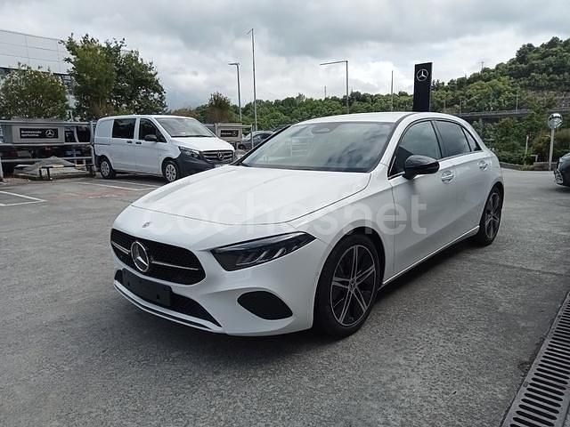 Blanco Nuevo 2025 Mercedes A180 Berlina | 33.500 € (Buen precio) - Imagen 1/4