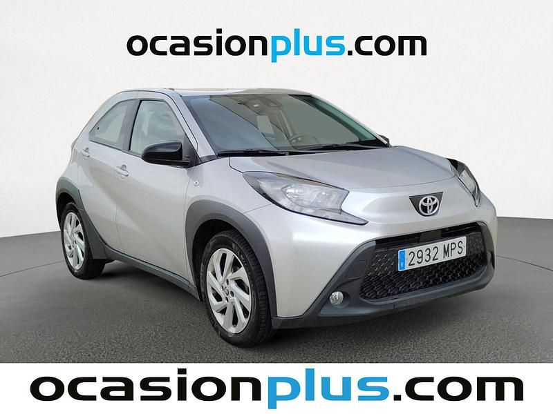 Usado Toyota Aygo X Play 72 CV (52 kW) 2024 Gris SUV