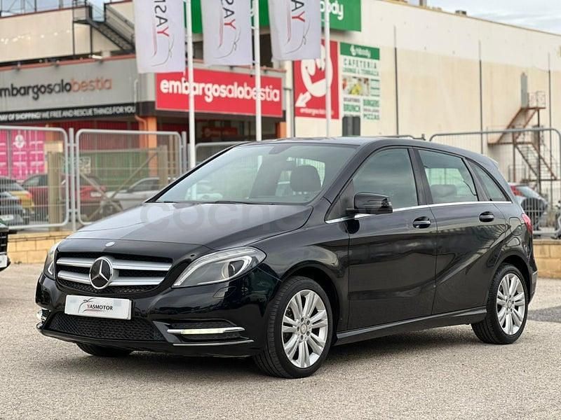 Usado Mercedes B180 109 CV (80 kW) 2014 Negro Monovolumen