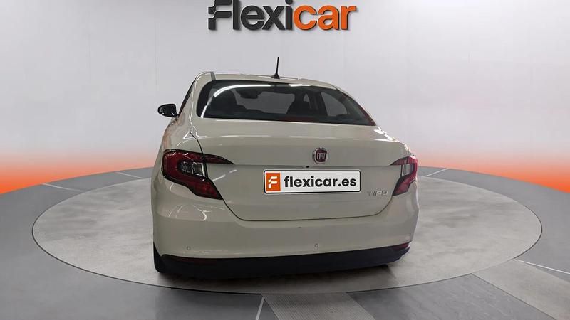 Usado Fiat Tipo 131 HP (96 kW) 2024 Branco Sedan