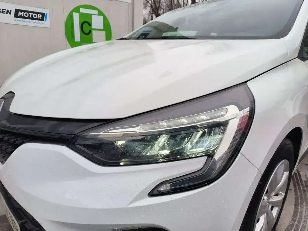 Usado Renault Clio V Business 101 CV (74 kW) 2022 Blanco Utilitario
