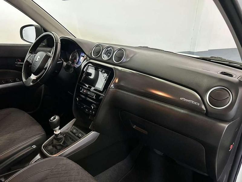 Usado Suzuki Vitara 128 CV (94 kW) 2020 Blanco SUV