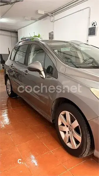 Usado Peugeot 308 SW Sport 136 CV (100 kW) 2010 Gris / plata Familiar