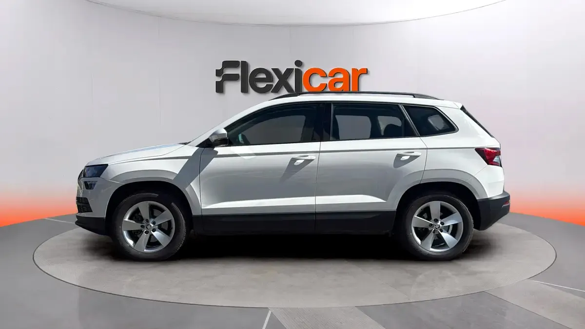 Usado Skoda Karoq Ambition 150 CV (110 kW) 2021 Blanco SUV