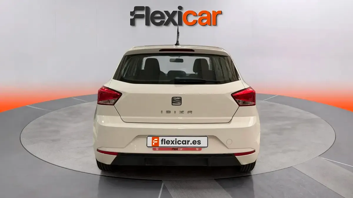 Usado Seat Ibiza Style 80 CV (58 kW) 2019 Blanco Utilitario