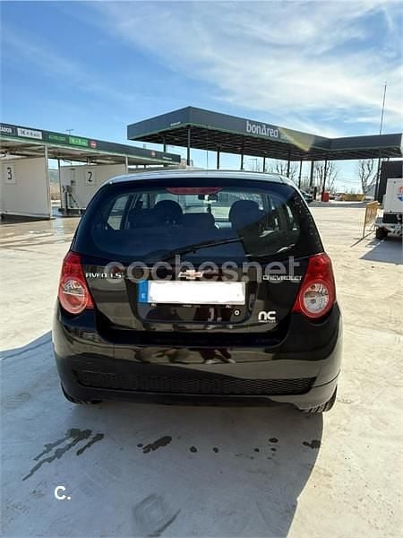 Usado Chevrolet Aveo LS 101 CV (74 kW) 2010 Negro Berlina