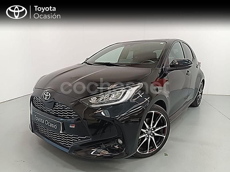 Usado Toyota Yaris Hybrid Sport 116 CV (85 kW) 2022 Negro Berlina