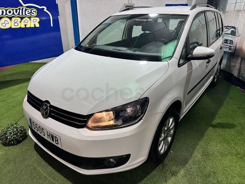 Usado VW Touran Advance 105 CV (77 kW) 2014 Blanco Monovolumen