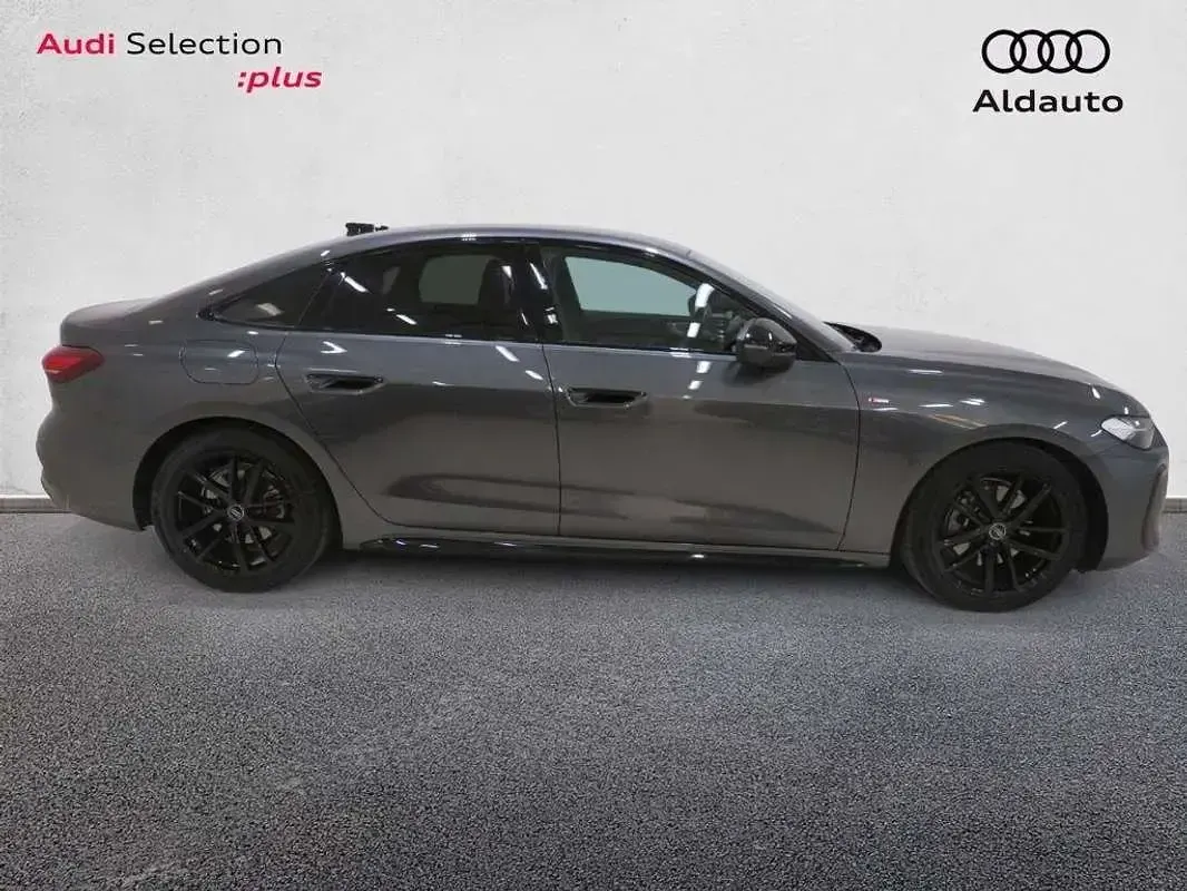Usado Audi A5 204 CV (150 kW) 2025 Gris / plata Berlina