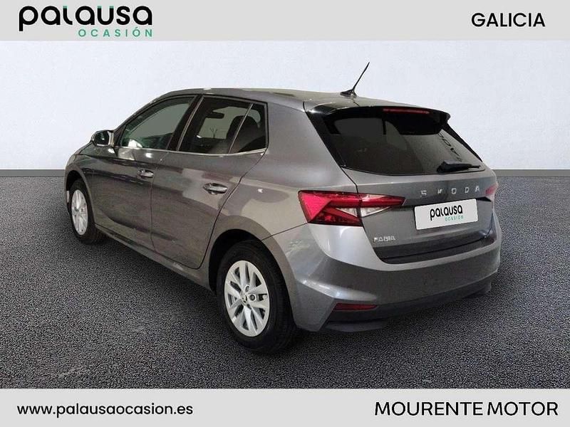 Usado Skoda Fabia 116 CV (85 kW) 2024 Gris Utilitario