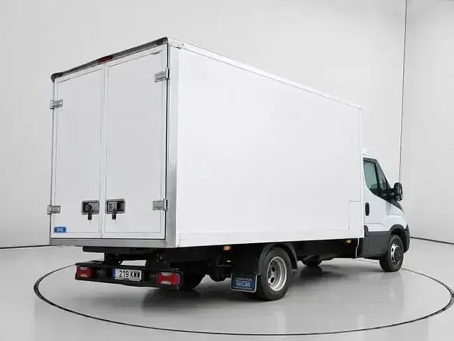 Usado Iveco Daily 156 CV (114 kW) 2019 Blanco Berlina