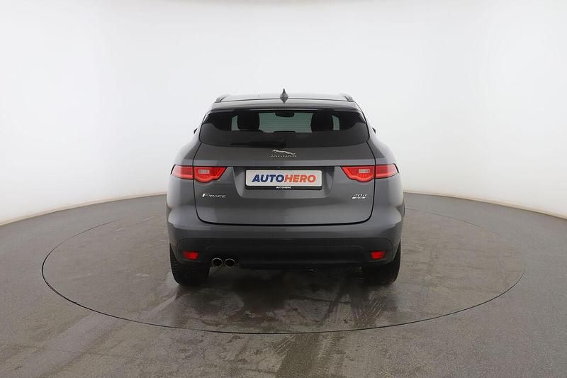 Usado Jaguar F-Pace Prestige 180 CV (132 kW) 2019 Gris SUV