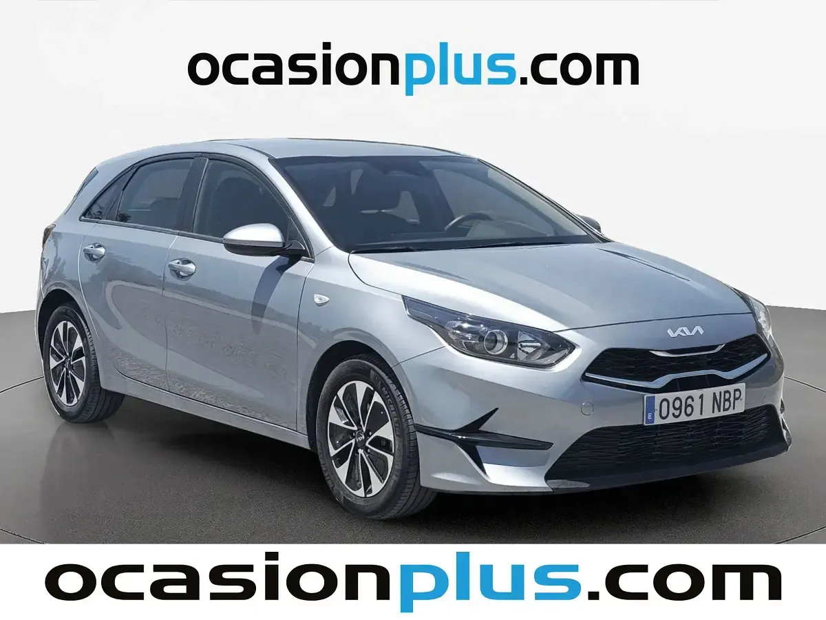 Usado Kia Ceed 101 CV (74 kW) 2025 Gris plata Utilitario