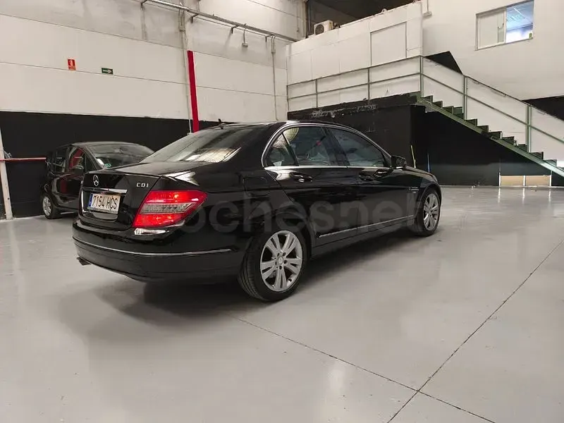 Usado Mercedes C220 170 CV (125 kW) 2011 Negro Familiar