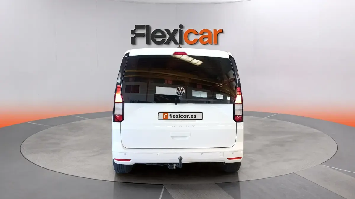 Usado VW Caddy California 102 CV (75 kW) 2024 Blanco Monovolumen