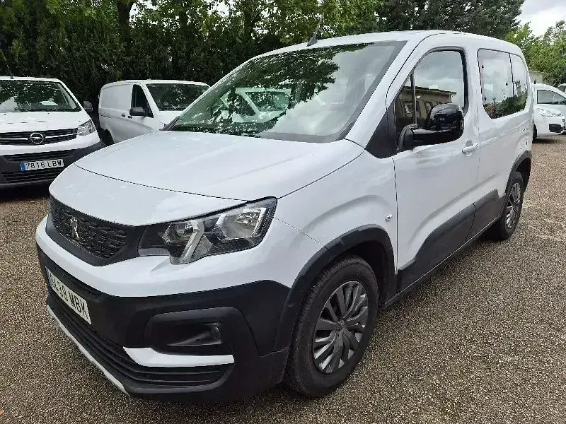 Usado Peugeot Rifter Business-Line 102 CV (75 kW) 2022 Blanco Monovolumen