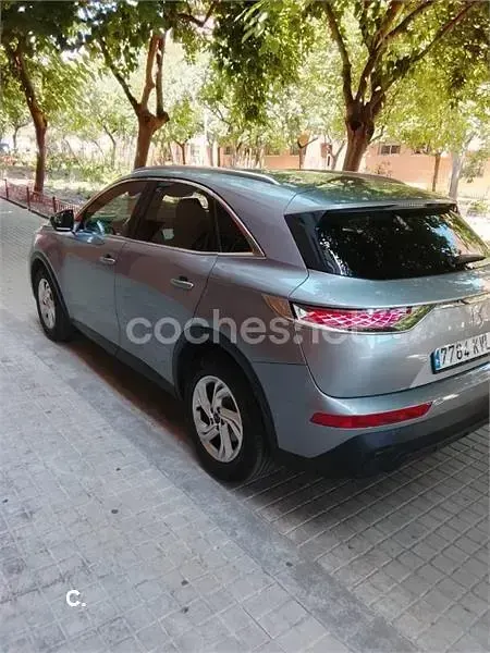 Usado DS Automobiles DS7 Crossback Be Chic 130 CV (95 kW) 2019 Gris / plata SUV