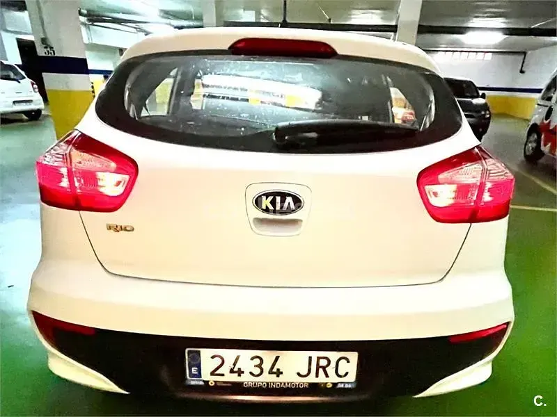 Usado Kia Rio 84 CV (61 kW) 2016 Blanco Utilitario