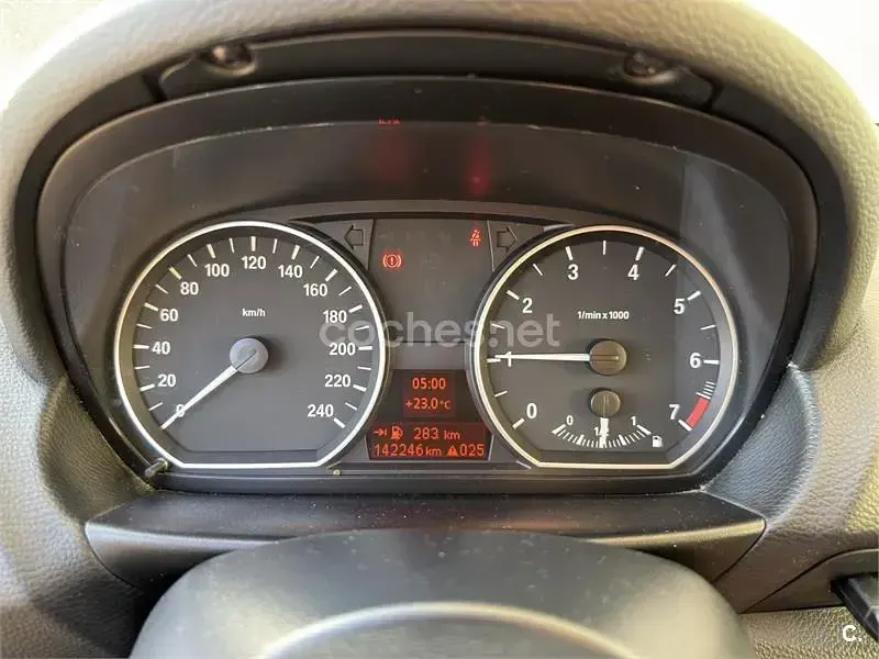 Usado BMW 116 122 CV (89 kW) 2011 Gris / plata Utilitario