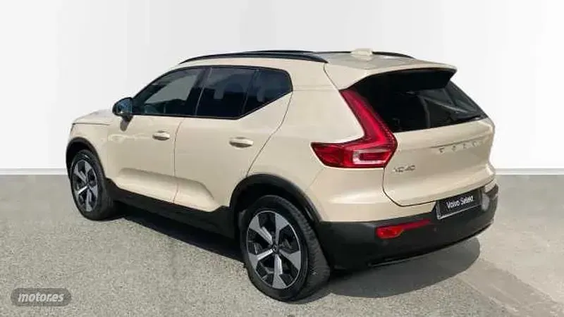 Usado Volvo XC40 Plus 2024 Beige SUV