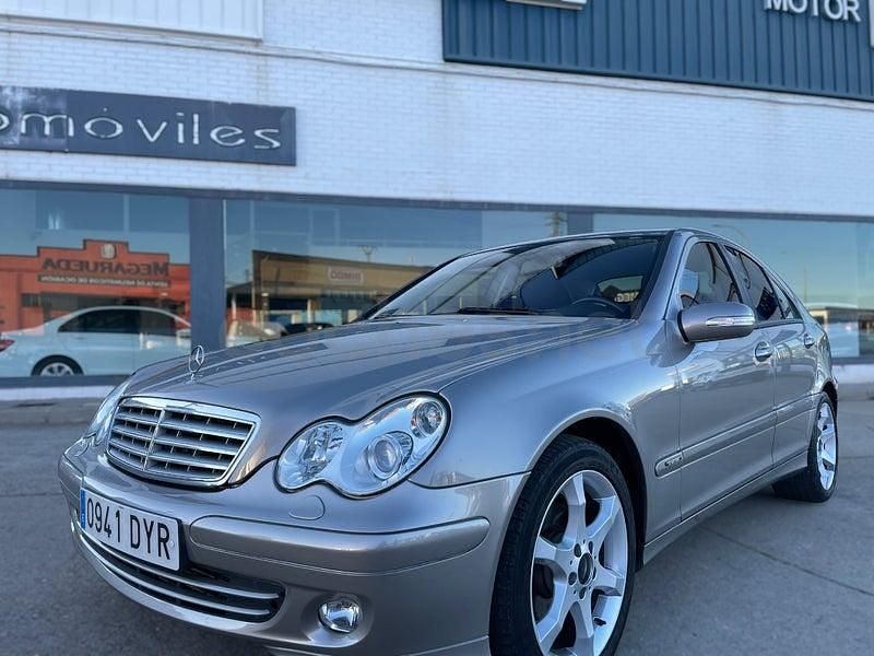 Usado Mercedes C200 Sport Edition 122 CV (89 kW) 2007 Beige Berlina