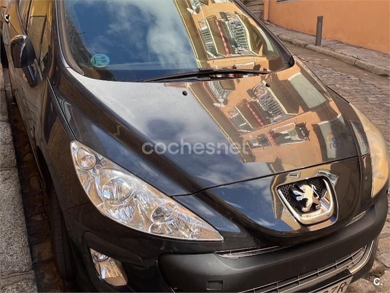 Negro Usado 2010 Peugeot 308 Envy Berlina | 4500 € (Precio justo) - Imagen 1/4