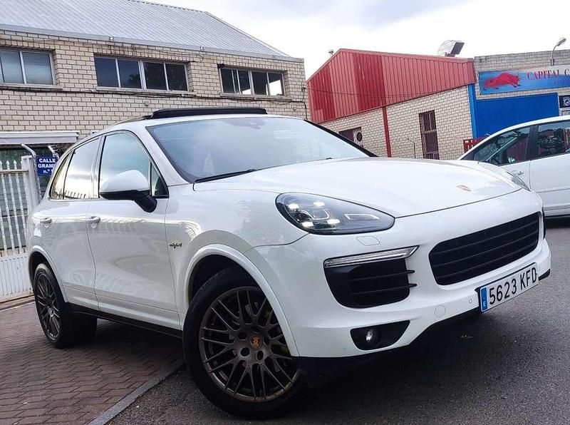 Usado Porsche Cayenne S E-Hybrid 416 CV (305 kW) 2017 Blanco SUV