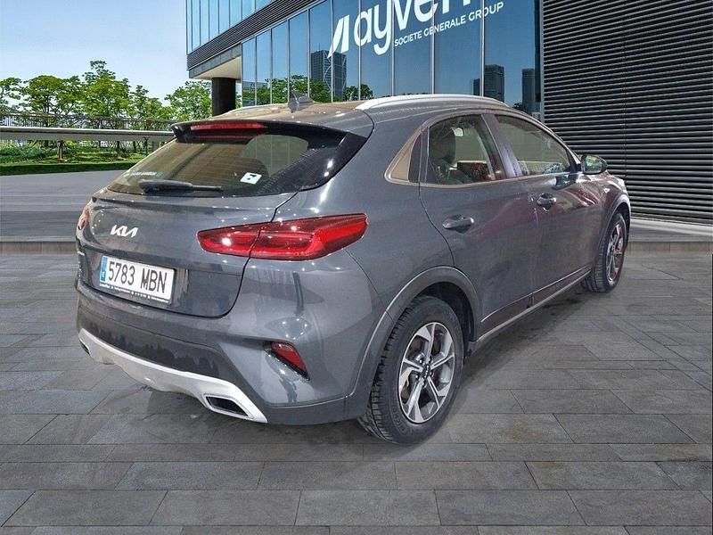 Usado Kia XCeed 120 CV (88 kW) 2022 Gris / plata SUV