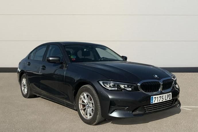 Usado BMW 318 151 CV (111 kW) 2021 Negro Berlina