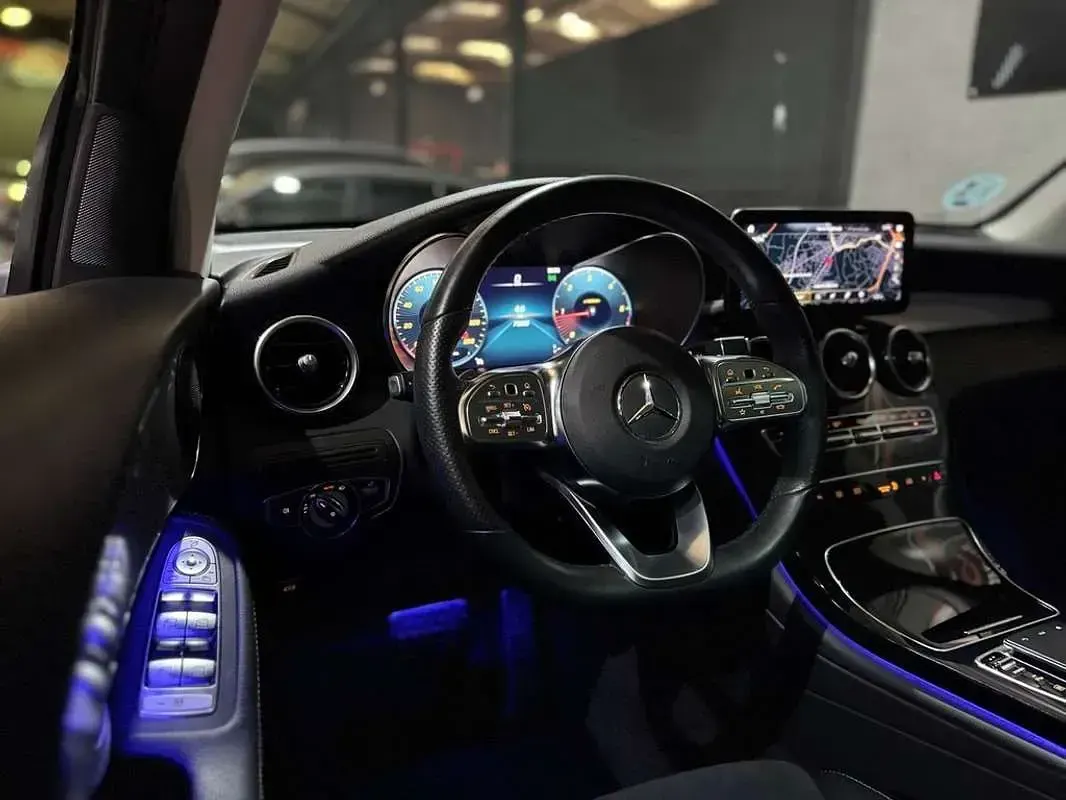 Usado Mercedes GLC220 194 CV (142 kW) 2022 Blanco SUV