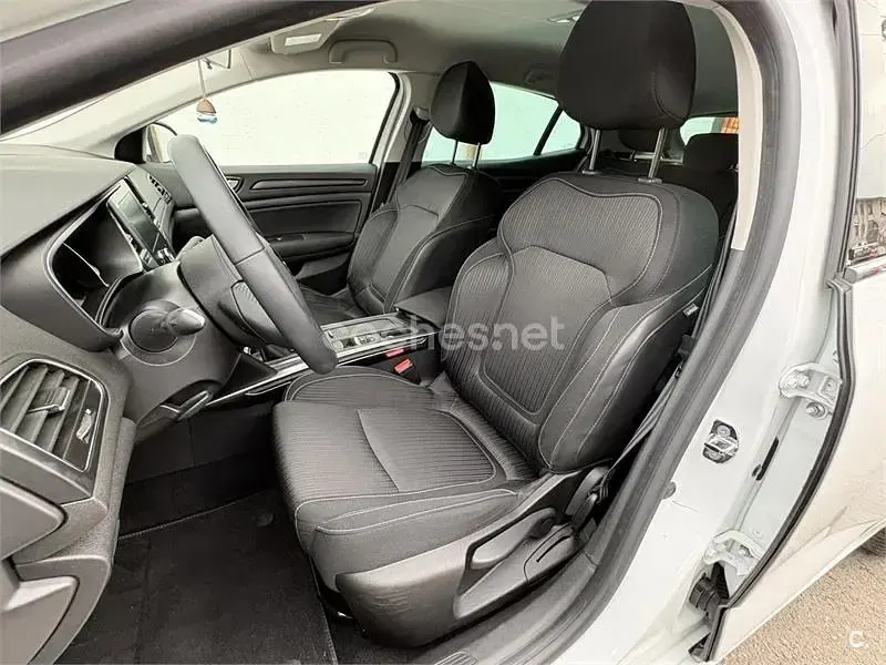 Usado Renault Mégane 130 CV (95 kW) 2017 Blanco Berlina