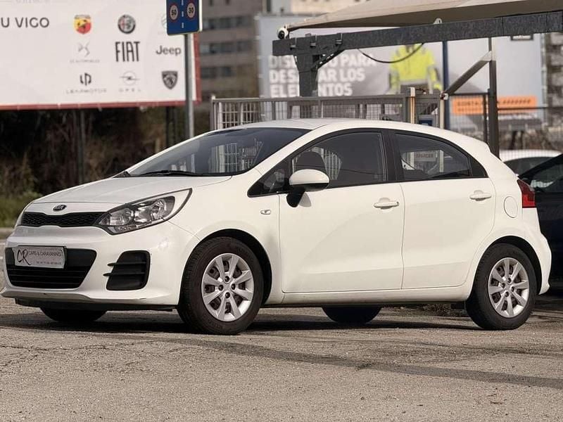 Usado Kia Rio 86 CV (63 kW) 2015 Blanco Utilitario