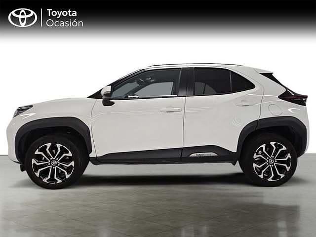 Usado Toyota Yaris Hybrid Active 116 CV (85 kW) 2023 Blanco Pickup/Camioneta