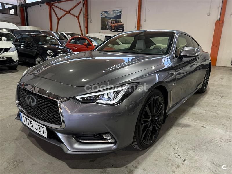 Usado Infiniti Q60 Premium 211 CV (155 kW) 2017 Gris / plata Coupe
