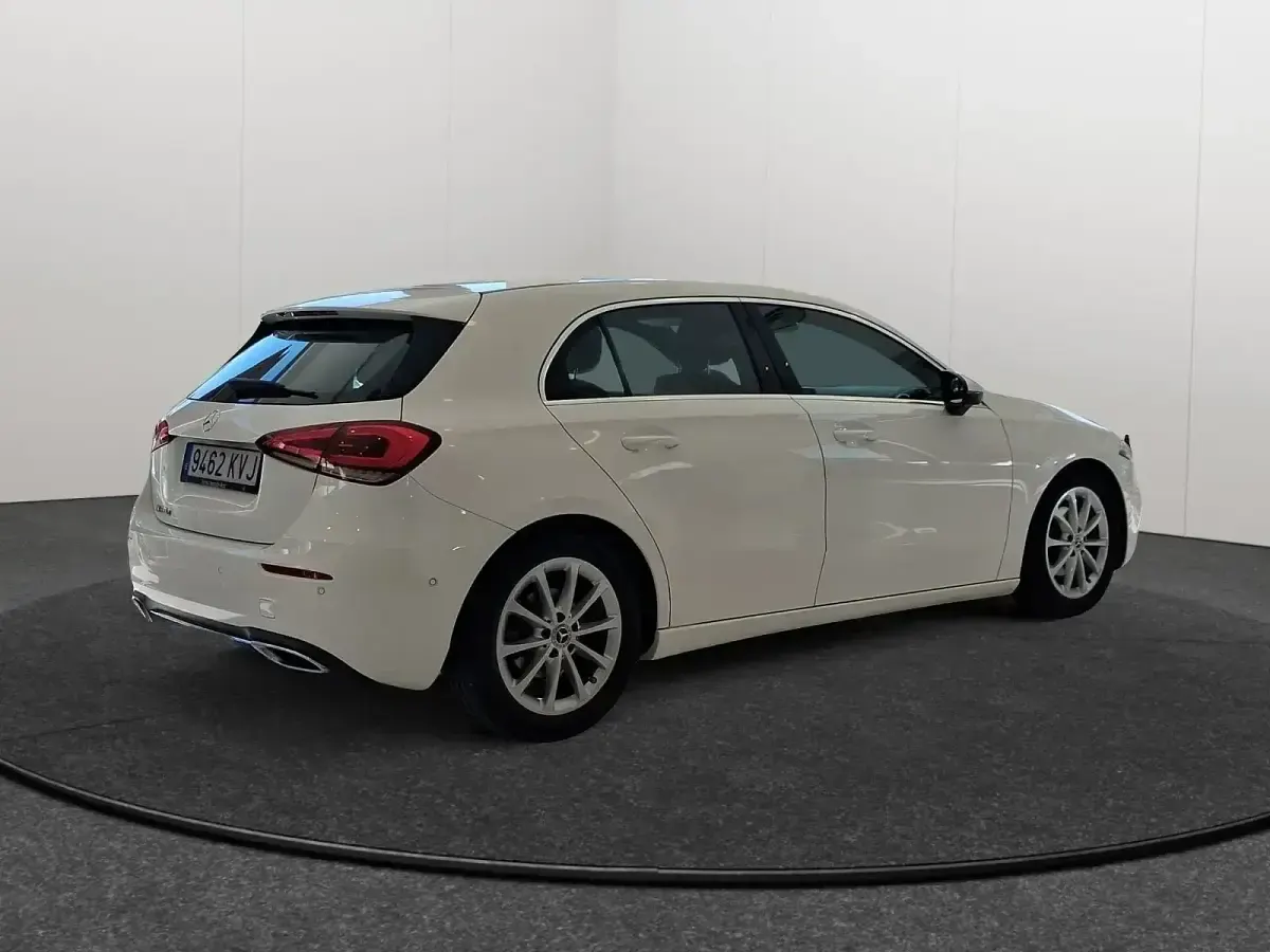Usado Mercedes A180 116 CV (85 kW) 2019 Blanco Berlina