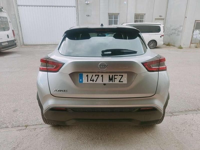 Usado Nissan Juke Acenta 114 CV (83 kW) 2023 Gris SUV
