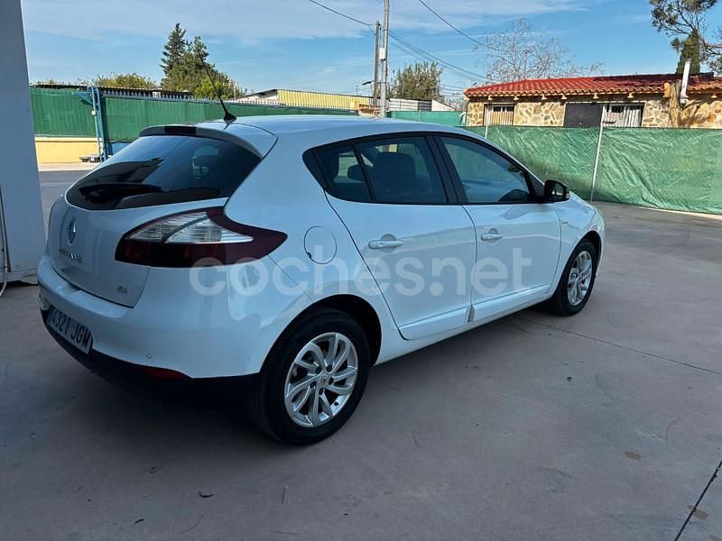 Usado Renault Mégane IV Bose Edition 130 CV (95 kW) 2016 Blanco Berlina