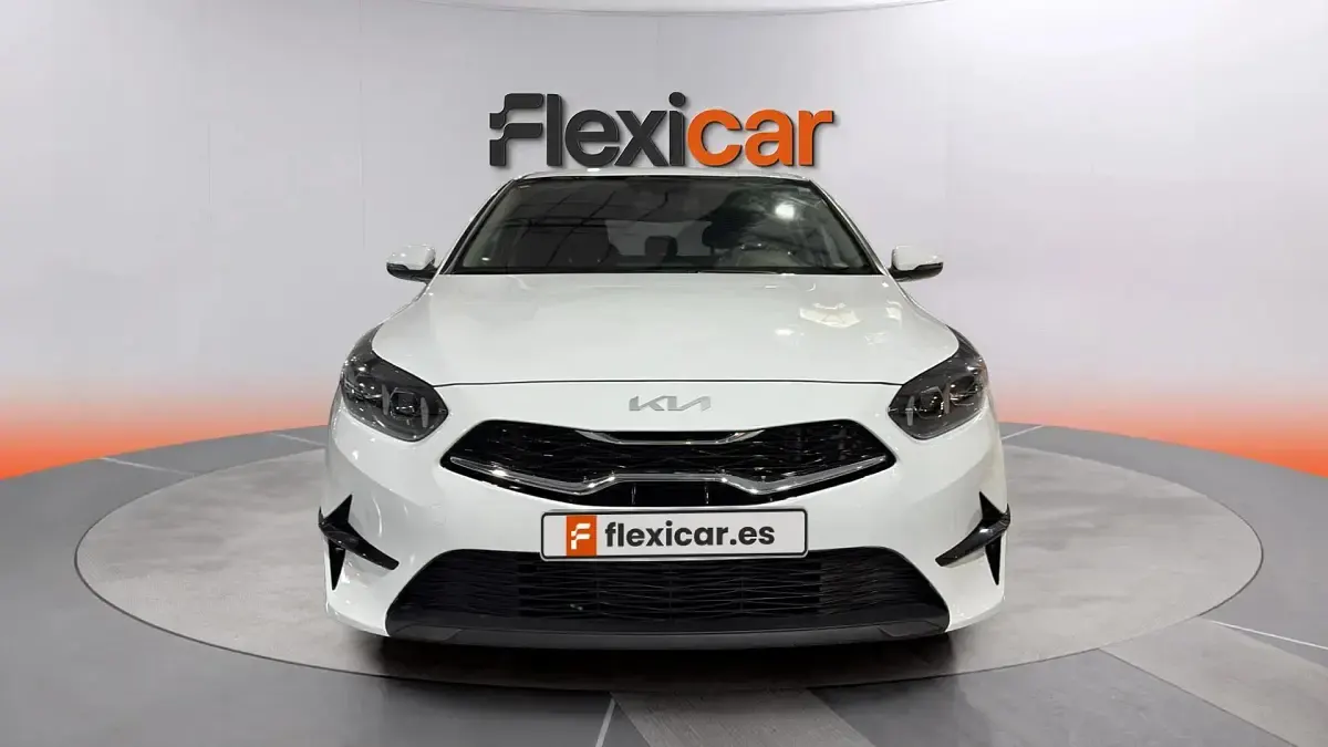 Usado Kia Ceed 101 CV (74 kW) 2023 Blanco Utilitario