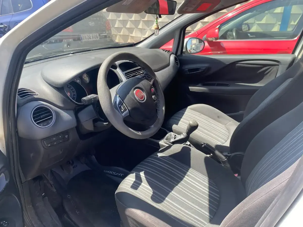 Usado Fiat Punto Evo Dynamic 90 CV (66 kW) 2010 Blanco Utilitario