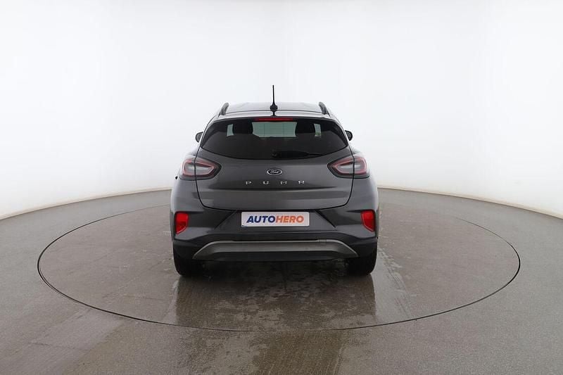 Usado Ford Puma Titanium 120 CV (88 kW) 2021 Gris SUV