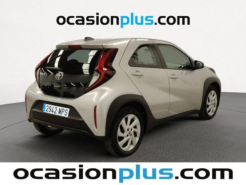 Usado Toyota Aygo X Play 72 CV (52 kW) 2024 Gris SUV