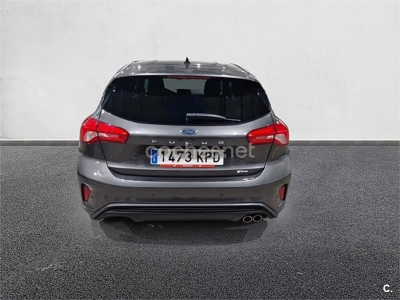 Usado Ford Focus ST-Line 125 CV (91 kW) 2018 Gris / plata Berlina