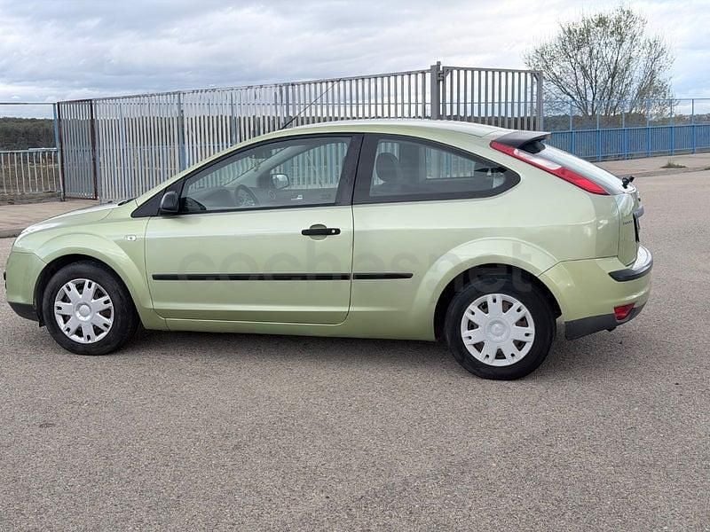 Usado Ford Focus Sport 115 CV (84 kW) 2007 Verde Berlina