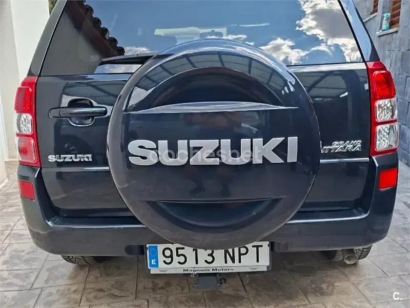 Usado Suzuki Grand Vitara 129 CV (94 kW) 2010 Negro SUV