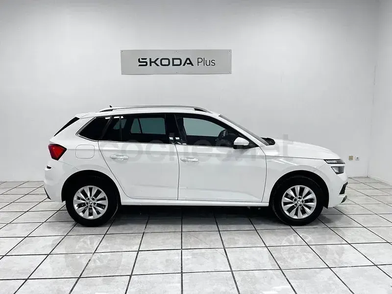 Usado Skoda Kamiq Selection 116 CV (85 kW) 2025 Blanco SUV