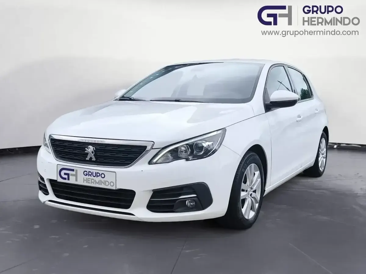 Usado Peugeot 308 Active 100 CV (73 kW) 2020 Blanco Berlina