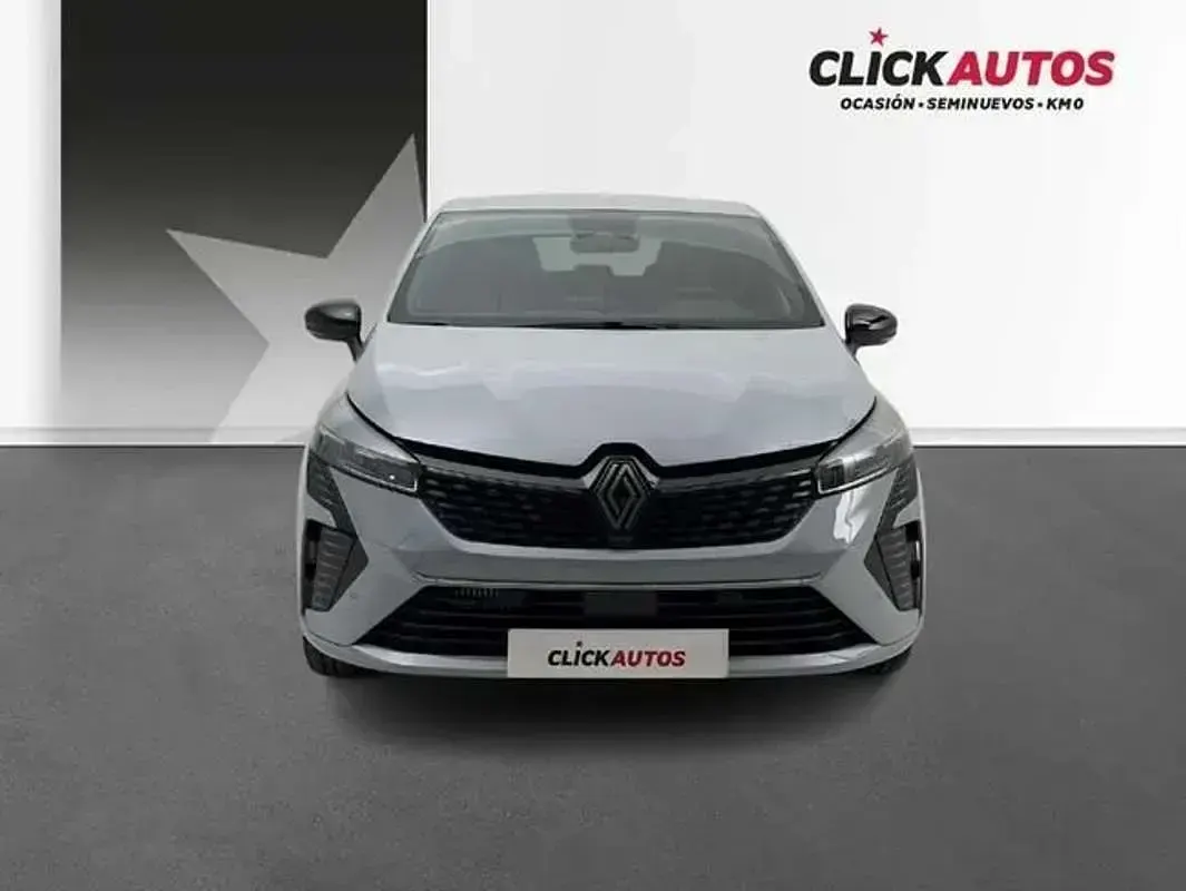 Usado Renault Clio Techno 101 CV (74 kW) 2026 Gris Utilitario