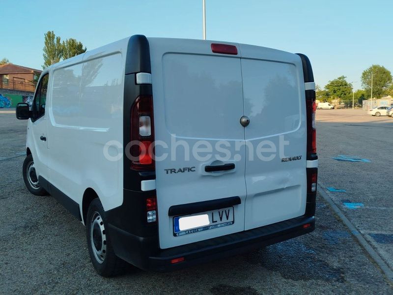 Usado Renault Trafic 110 CV (80 kW) 2021 Blanco Monovolumen
