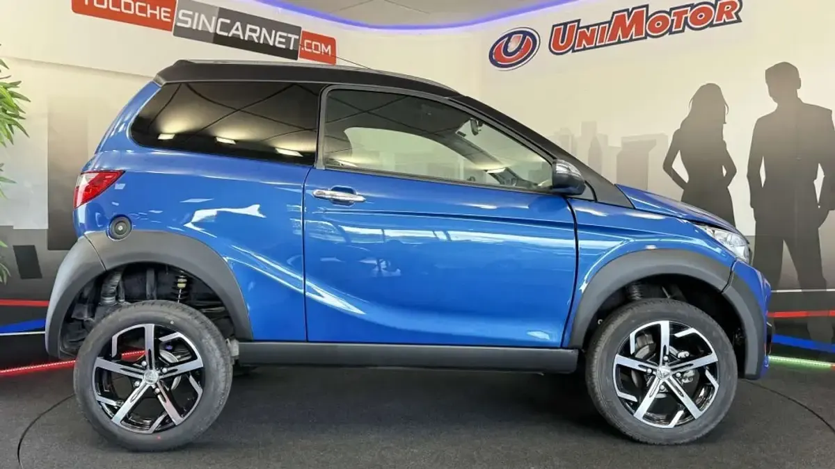 Usado Aixam Crossover Premium 11 CV (8 kW) 2020 Azul Utilitario