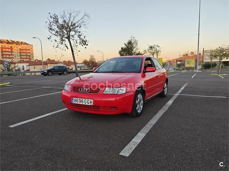 Rojo Usado 2001 Audi A3 Ambition Berlina | 2600 € (Precio justo) - Imagen 1/4